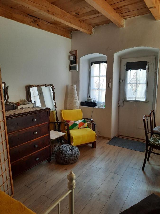 Milu Apartment Cres